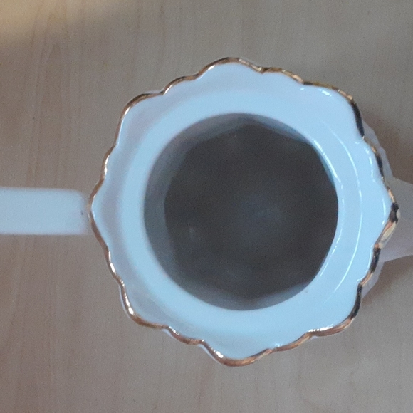 Tea pot ,Creamer & covered sugar bowl set - Picture 6 of 16